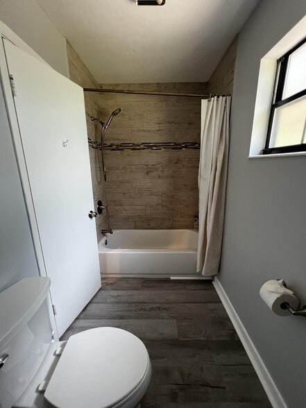 Building Photo - 1818 Blossom Ter