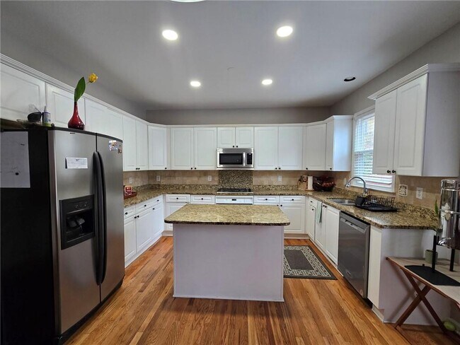 Building Photo - 5085 Byers Rd