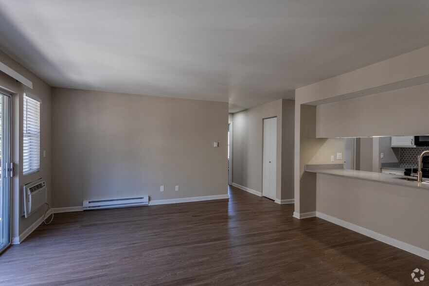 The Station 2100 West Berry Ave Littleton CO 80120 Apartment Finder