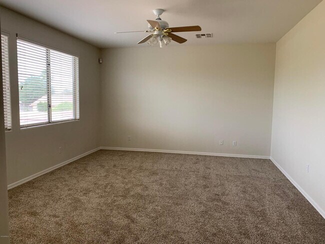 Building Photo - 1530 W Thompson Way