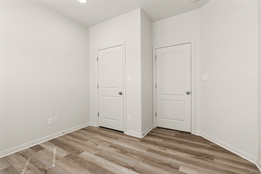 Building Photo - 301 W Panther Way