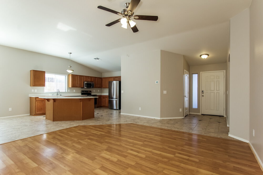 Building Photo - 2125 E Danbury Rd