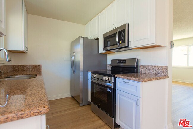 Building Photo - 2320 Clark Ln