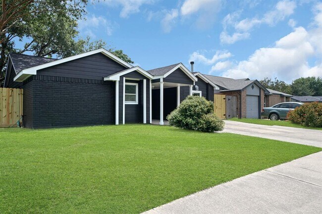 Building Photo - 23939 Griffin House Ln
