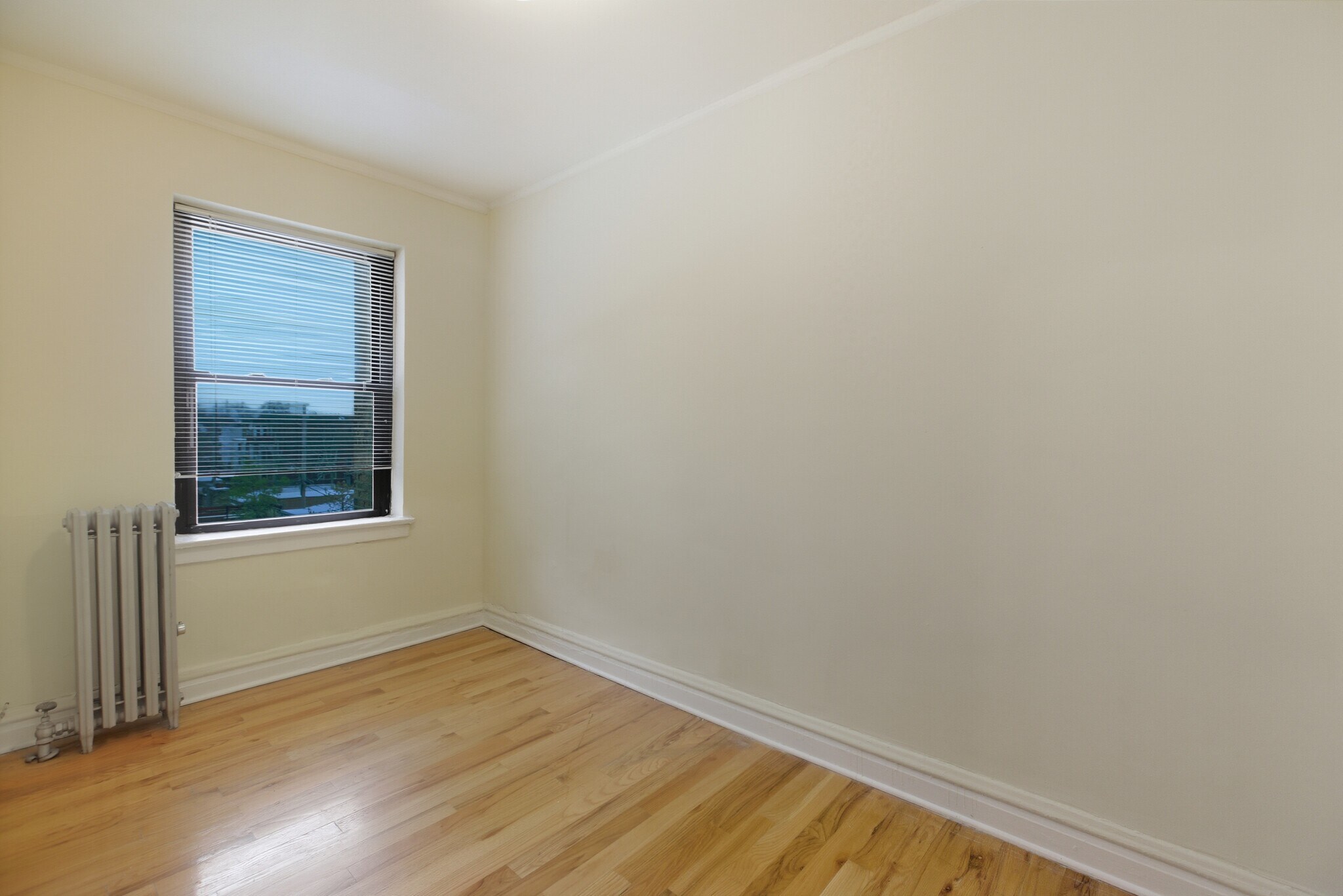 Building Photo - 4827 N Damen Ave