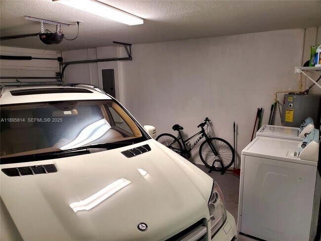 Building Photo - 9731 NW 10 Terrace