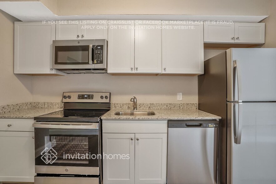 Building Photo - 117 NW 4th Ave