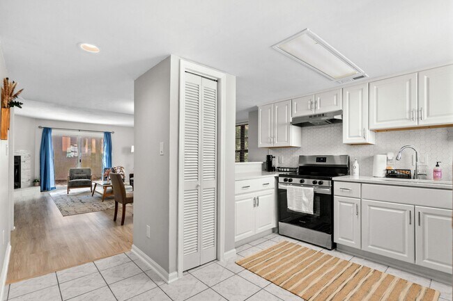 Building Photo - 6703 Jefferson Pl