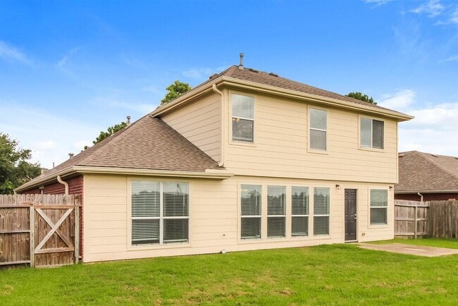 Building Photo - 304 Cedar Branch Dr