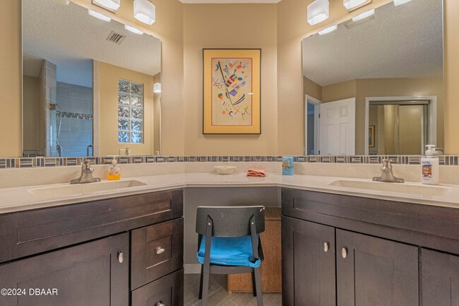 Building Photo - 6236 Clover Bend Dr