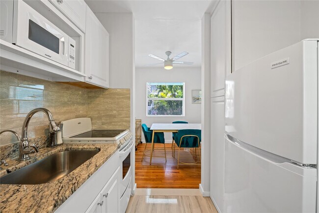 Building Photo - 3015 Seville St