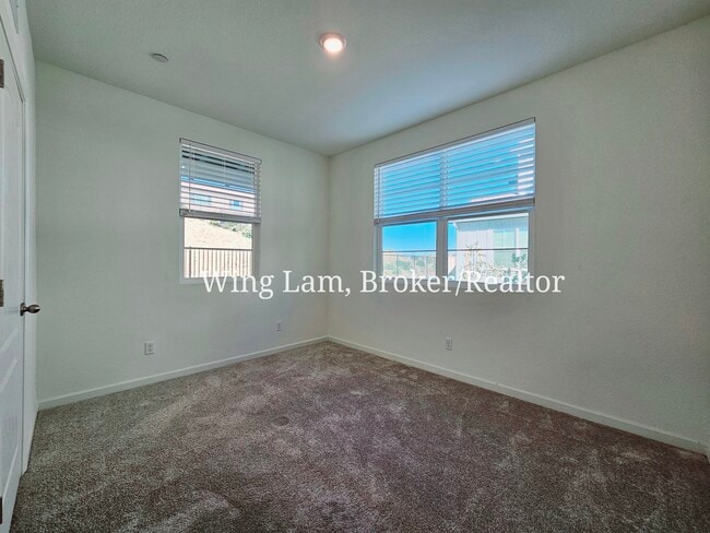 Building Photo - 3165 Sunny Gate Ln
