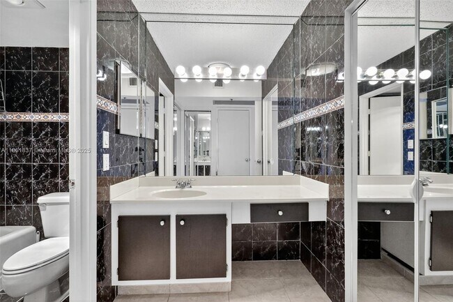 Building Photo - 20355 NE 34th Ct