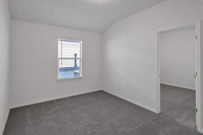 Building Photo - 5020 Hazelnut Ln