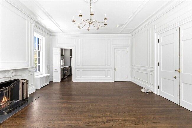 Building Photo - 2 Otis Pl