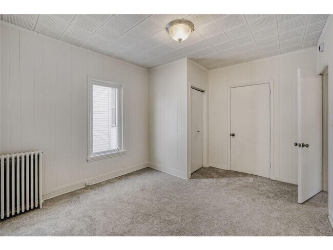 Building Photo - 2630 14th Ave S