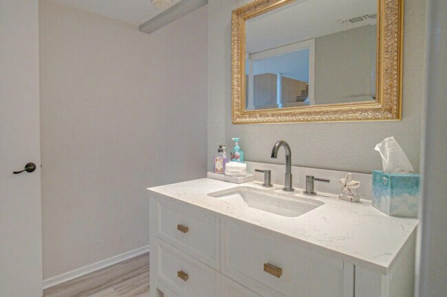 Building Photo - 1902 Bayhouse Dr