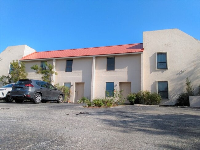 Building Photo - 1710 NW 4th Ave