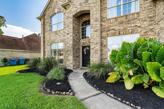 Building Photo - 8719 Silver Lure Dr