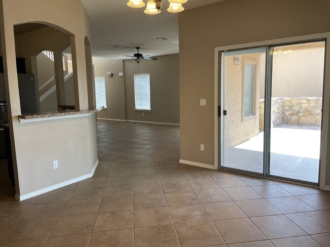 Building Photo - 12960 Cozy Cove Ave