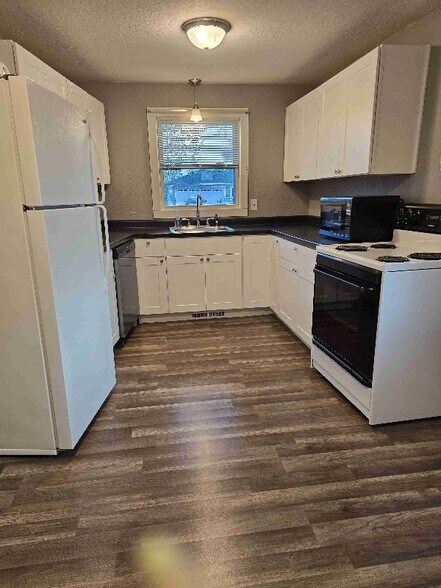 Building Photo - 205 Meade St