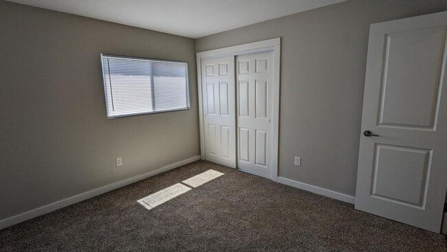 Building Photo - 3965 Hayesville Dr NE