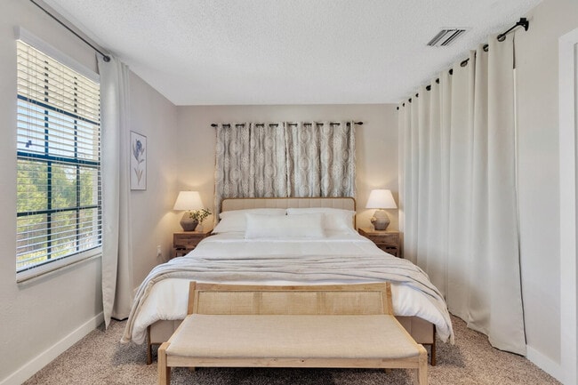 Building Photo - 1679 Tampa Rd