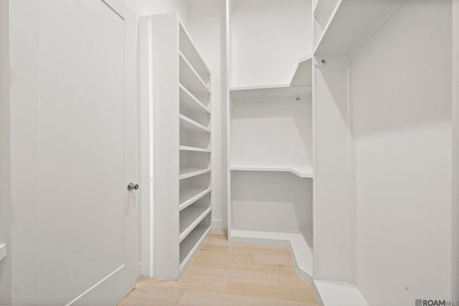 Building Photo - 9825 Fawn Vw Dr