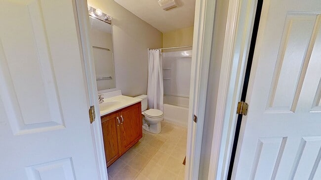 Building Photo - 3 Bedroom Townhome in Conewago Township