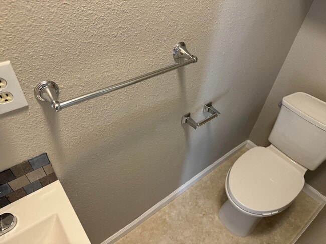 Building Photo - Studio Apartment in Whiteaker