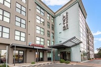 Building Photo - 535 W Thomas Rd