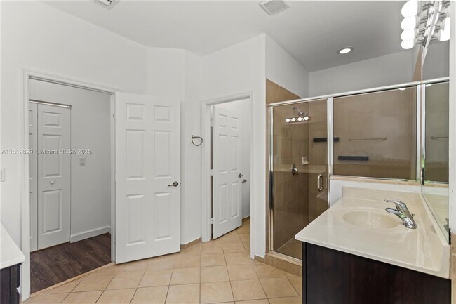 Building Photo - 3502 W 86th Terrace