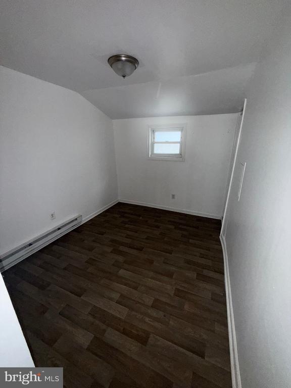 Building Photo - 600 E Girard Ave