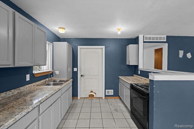 Building Photo - 5952 Banner St