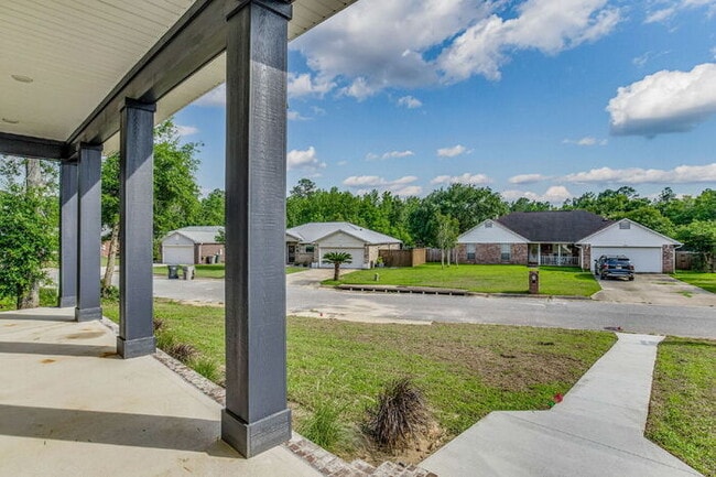 Building Photo - This luxurious new custom home in the sought-after Shadow Grove subdivision is a masterpiece of m...