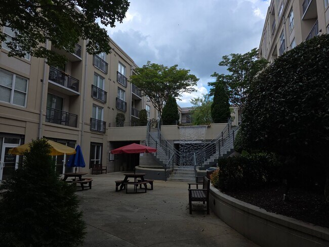Building Photo - BH-fleh1315