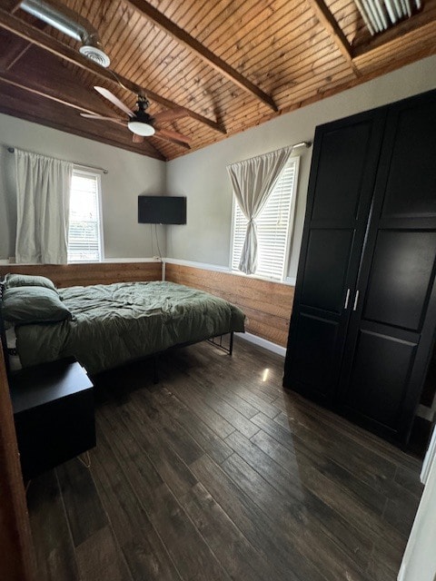 Queen bed with Armoire - 729 Highway 314