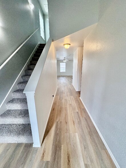 Building Photo - 955 Hamilton Falls