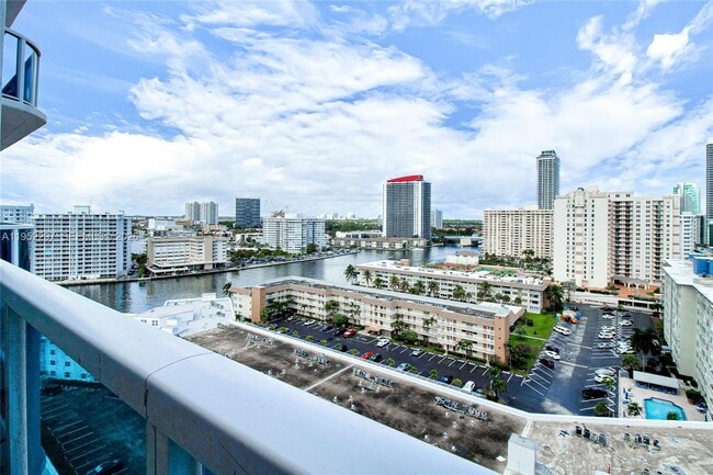 Building Photo - 1945 S Ocean Dr