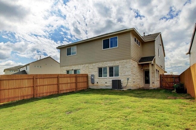 Building Photo - 413 White Steppe Way
