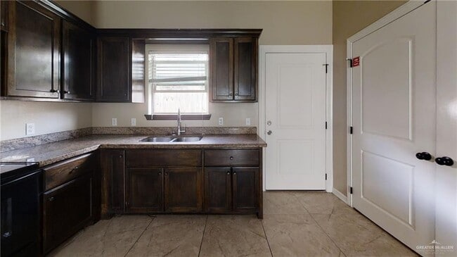 Building Photo - 9 W Garfield Ave