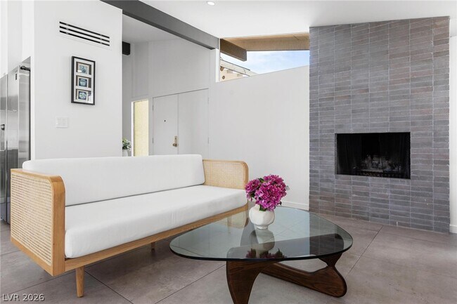 Building Photo - 1607 Pawnee Dr