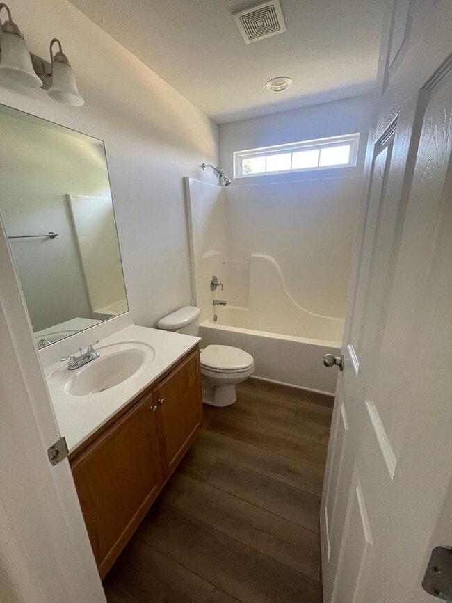 Building Photo - 520 Hatch Trail