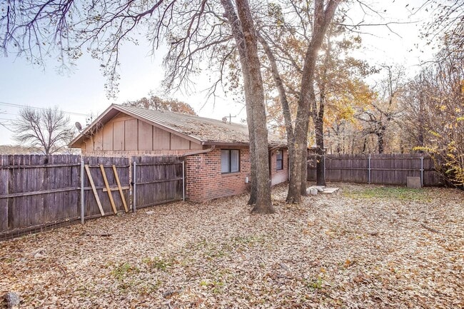 Building Photo - 6530 Fall Creek Hwy