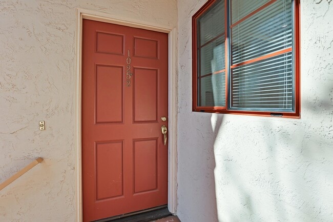 Building Photo - 10252 Danube Dr