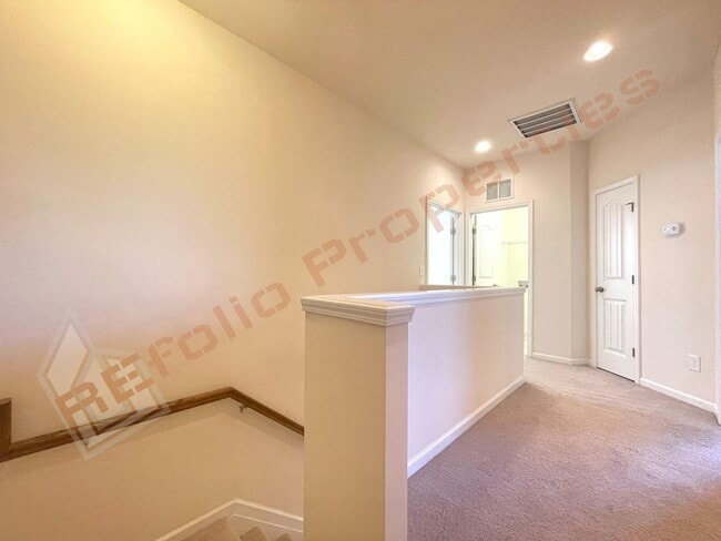 Building Photo - Beautiful 3 Bedroom 2 Car Garage End unit in Manchester Park, Morrisville,  Available May 7th!