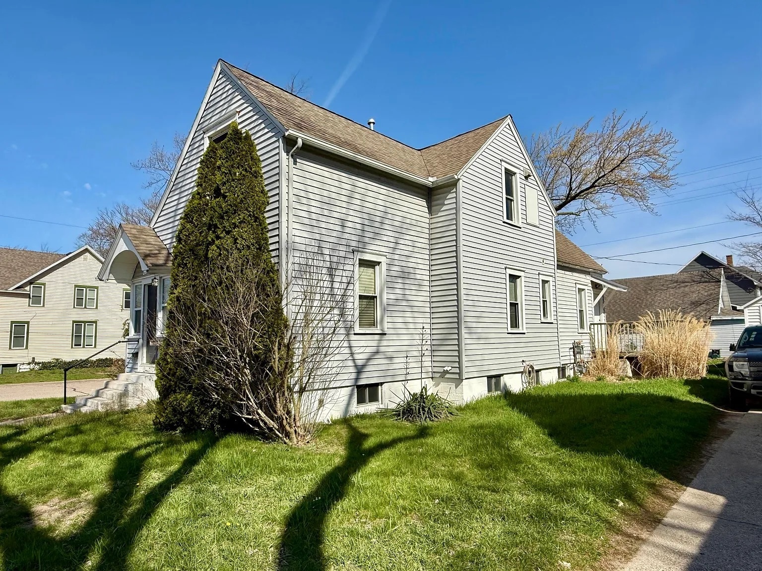 Building Photo - 1403 Columbus Ave