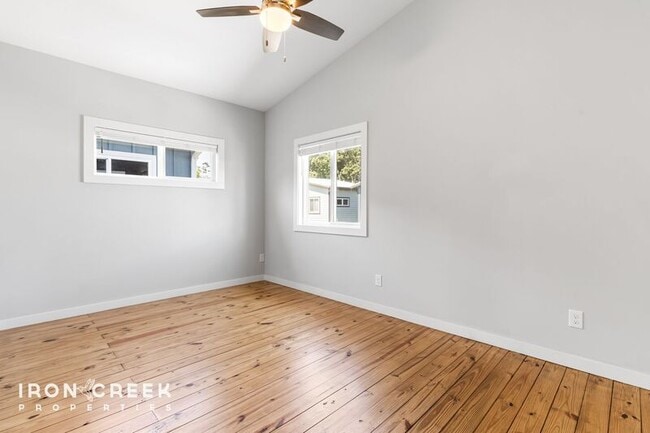 Building Photo - 52 W Cascade St