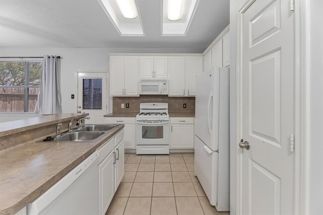 Building Photo - 12407 Salama Falls