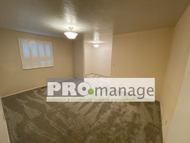 Building Photo - 3bd/2ba condo with gym and pool access